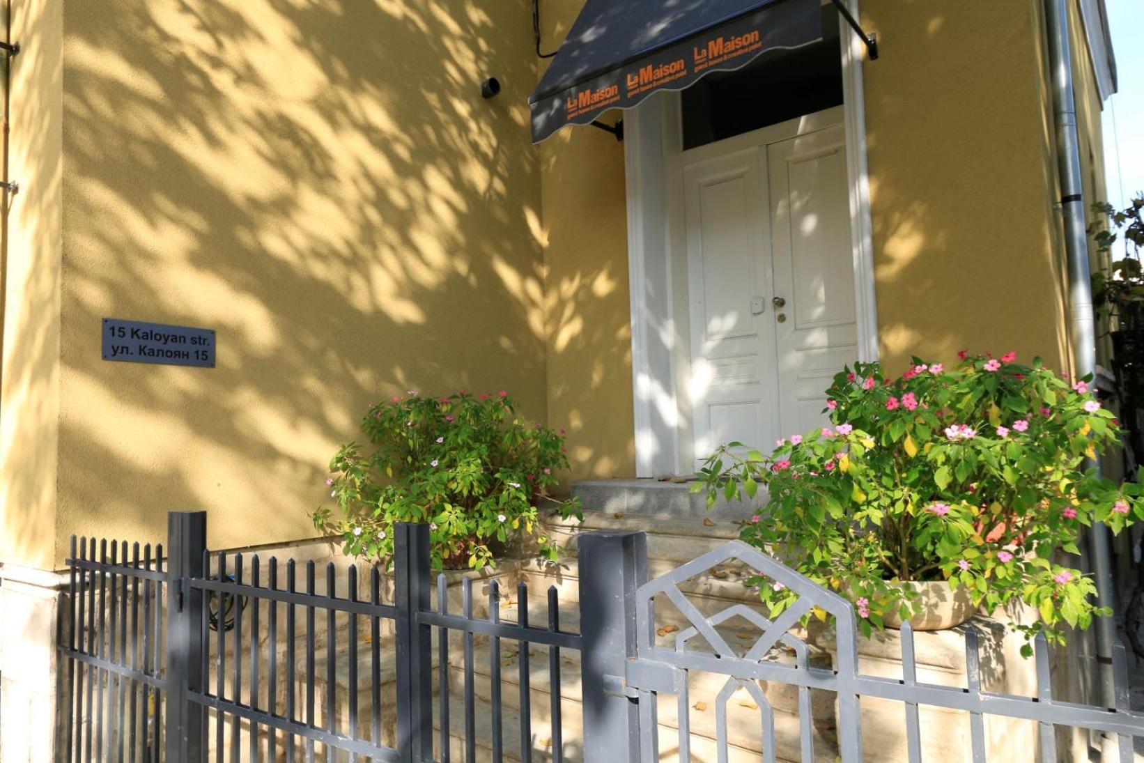 La Maison Ruse Exteriör bild