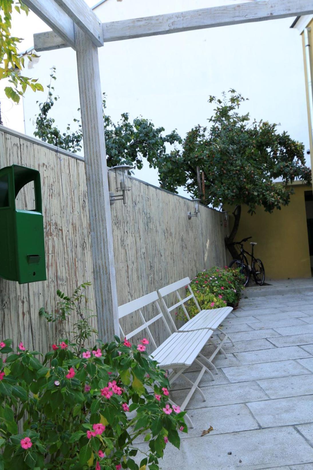 La Maison Ruse Exteriör bild